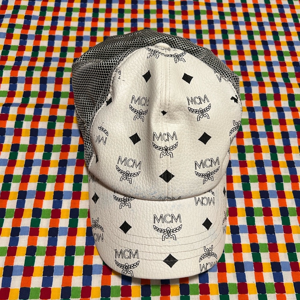 MCM (WHITE CLASSIC MESH CAP IN VISETOS)